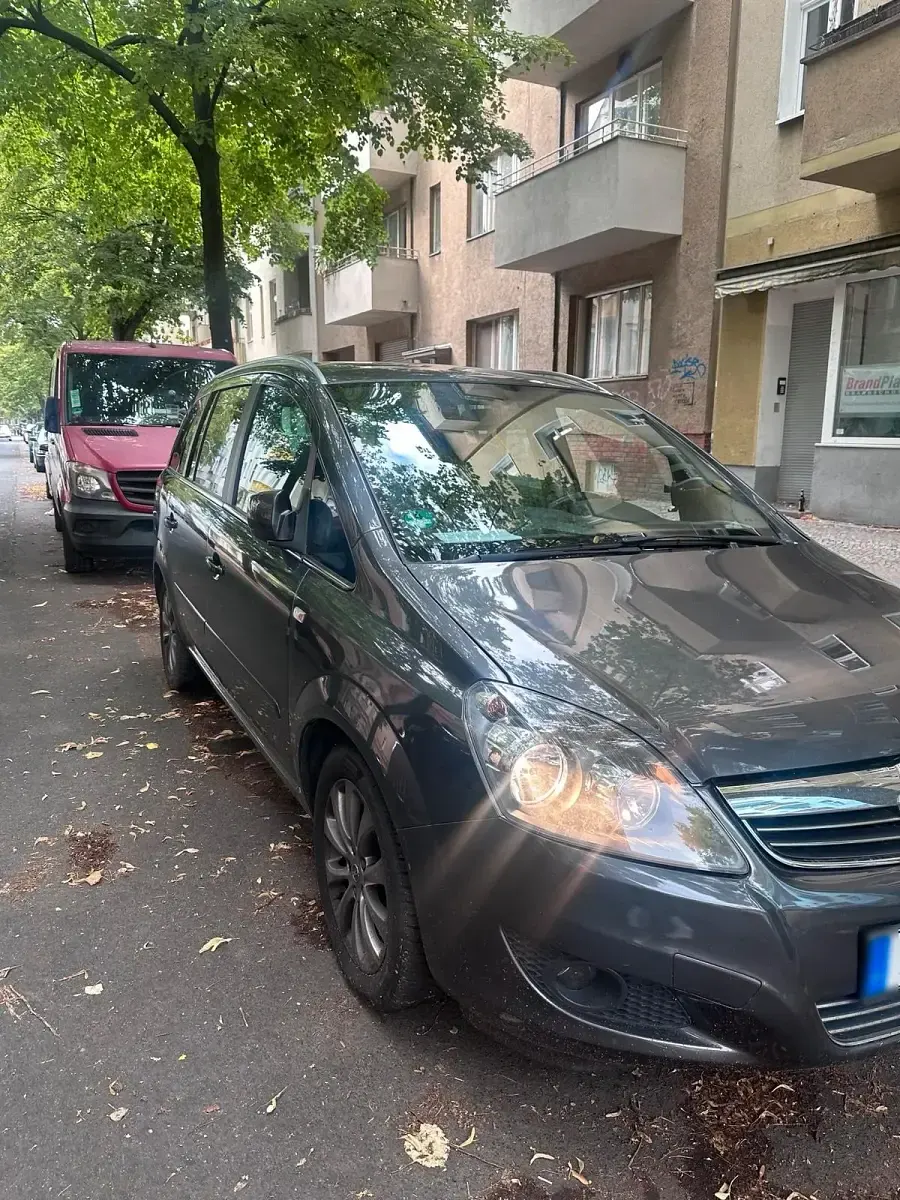 Gebraucht Opel Zafira 115 PS (84 kW) 2011 Grau Van / Kleinbus