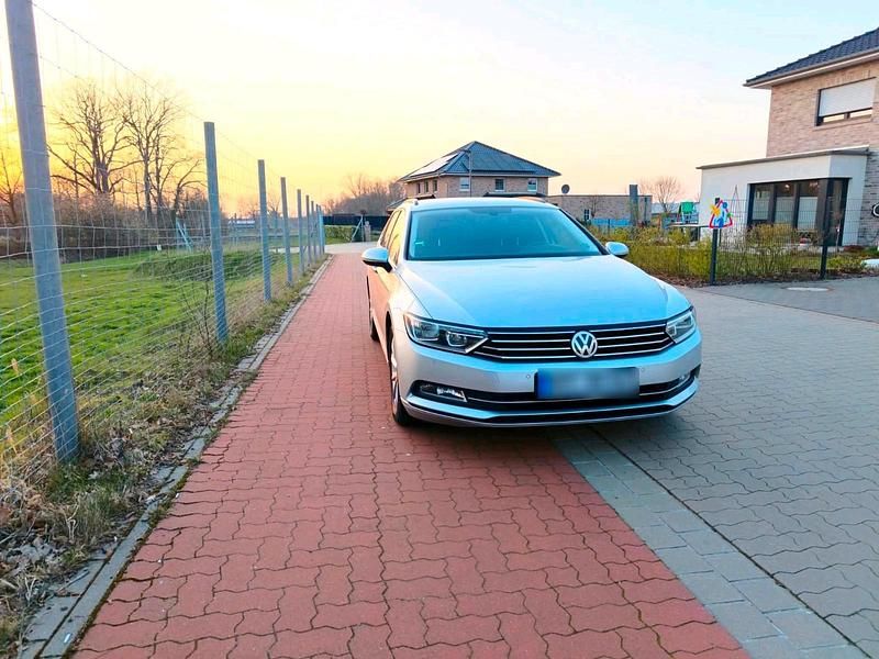 Gebraucht VW Passat 150 PS (110 kW) 2015 Silber Kombi