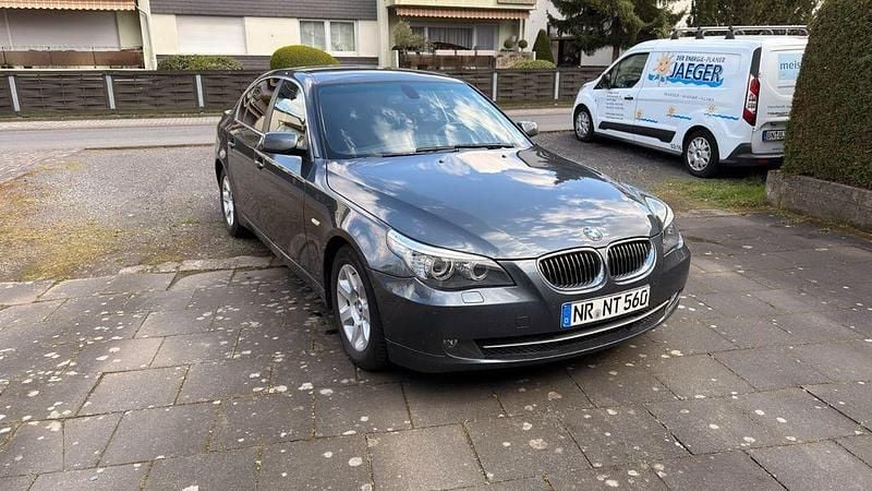 Gebraucht BMW 523 190 PS (139 kW) 2007 Grau Limousine