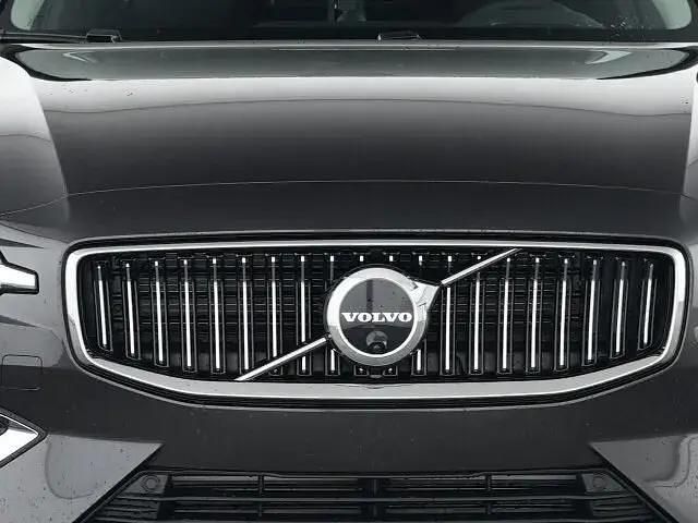 Gebraucht Volvo V60 Ultra 253 PS (186 kW) 2025 Grau Kombi