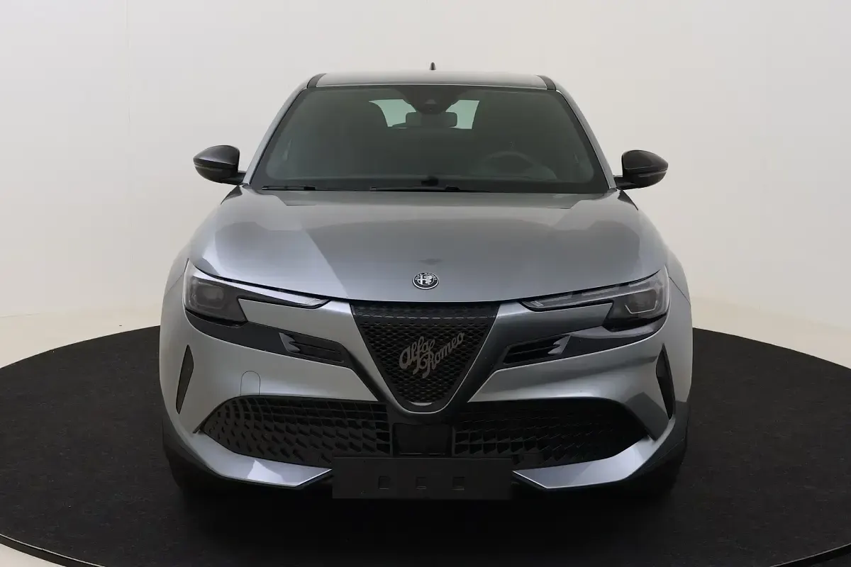 Gebraucht Alfa Romeo Junior 114 kW (156 PS) 2025 Grau (grigio arese) SUV