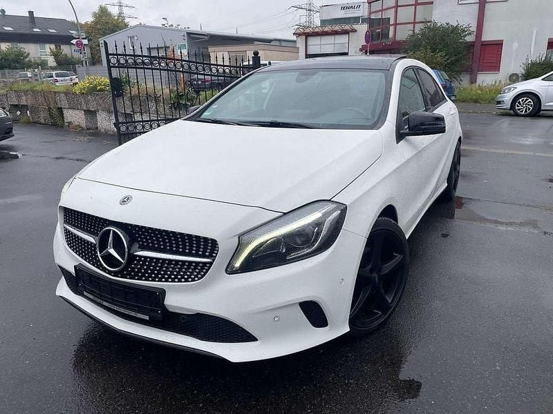 Weiß Gebraucht 2017 Mercedes A200 Urban Limousine | 16.990 € (Fairer Preis) - Bild 1/4