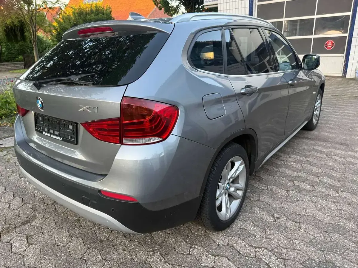 Gebraucht BMW X1 177 PS (130 kW) 2011 Grau SUV