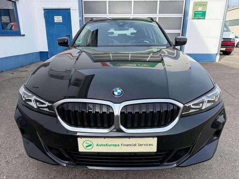 Gebraucht BMW 320 190 PS (139 kW) 2022 Black sapphire metallic Kombi