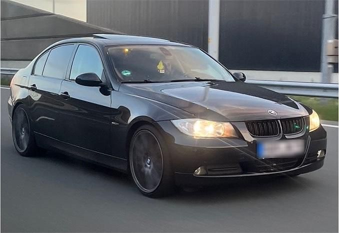 Gebraucht BMW 318 143 PS (105 kW) 2007 Schwarz Limousine