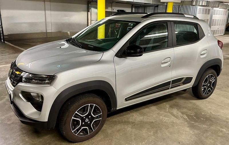 Silber Gebraucht 2022 Dacia Spring Comfort Plus Kleinwagen | 10.200 € (Fairer Preis) - Bild 1/4