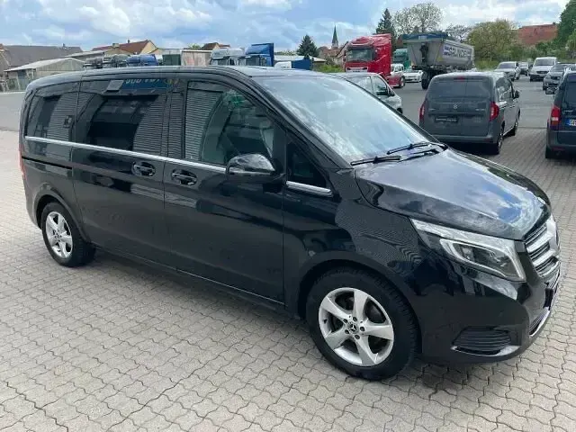 Gebraucht Mercedes V220 Avantgarde 2018 Schwarz Van / Kleinbus
