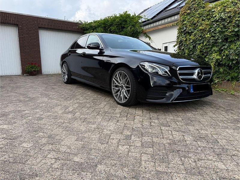 Gebraucht 2017 Mercedes E400 AMG line Limousine | 32.000 € (Fairer Preis) - Bild 1/4