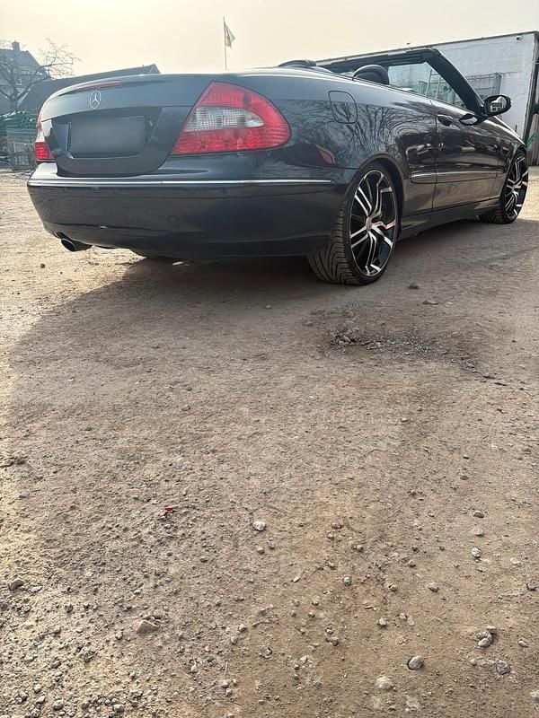 Gebraucht Mercedes CLK200 183 PS (134 kW) 2009 Blau Cabrio