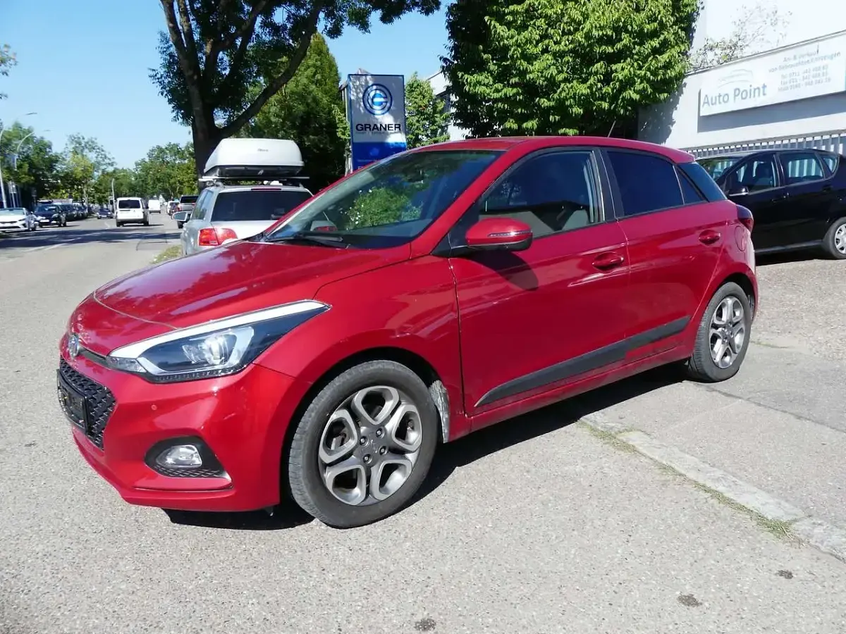 Gebraucht Hyundai i20 Style 120 PS (88 kW) 2018 Red passion / mic Kleinwagen