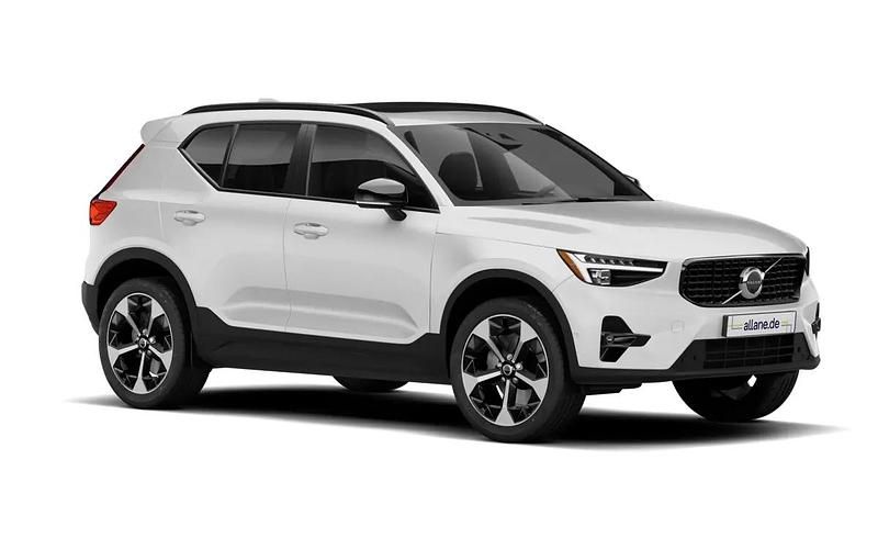 Crystal white (weiss) Neu 2026 Volvo XC40 Plus SUV | 54.030 € - Bild 1/4
