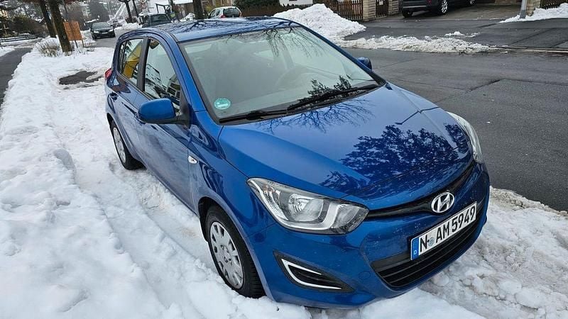 Blau Gebraucht 2013 Hyundai i20 Style Kleinwagen | 5.850 € (Guter Preis) - Bild 1/4