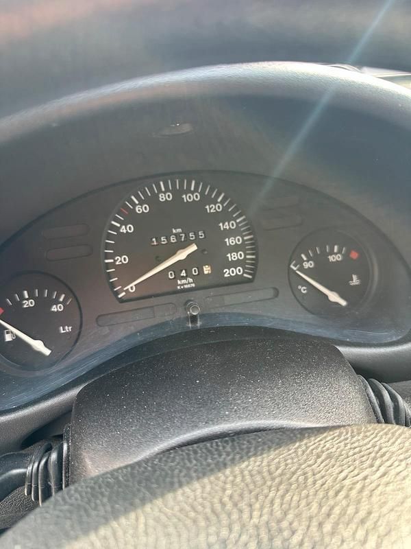 Gebraucht Opel Corsa 64 PS (47 kW) 1999 Silber Kleinwagen