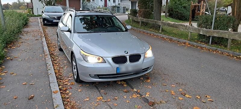Grau Gebraucht 2009 BMW 520 Kombi | 4.550 € (Fairer Preis) - Bild 1/4