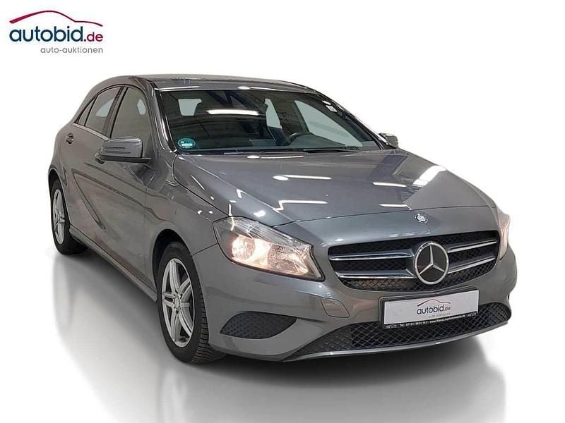 Gebraucht Mercedes A180 122 PS (89 kW) 2013 Grau Kleinwagen