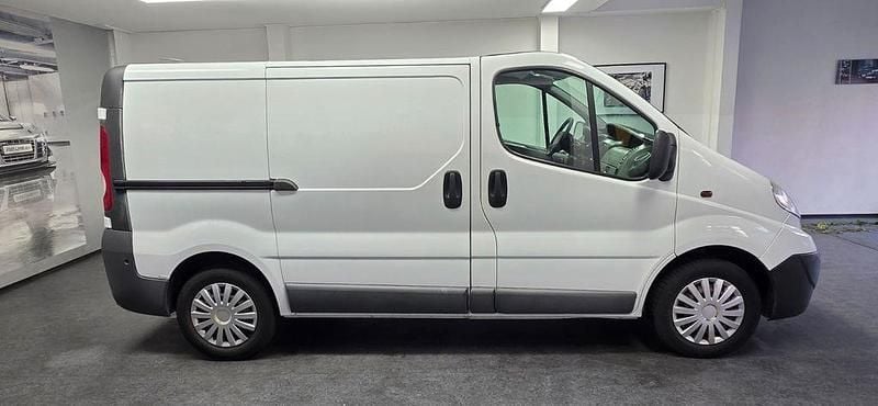 Weiß Gebraucht 2014 Opel Vivaro Van | 5.990 € (Superpreis) - Bild 1/4