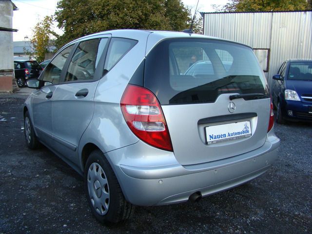 Gebraucht Mercedes A180 109 PS (80 kW) 2006 Silber metallic Van / Kleinbus