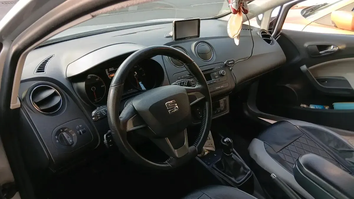 Gebraucht Seat Ibiza 75 PS (55 kW) 2015 Silber Kleinwagen