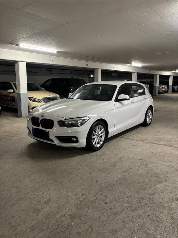 Weiß Gebraucht 2017 BMW 116 Kleinwagen | 8.300 € (Superpreis) - Bild 1/4