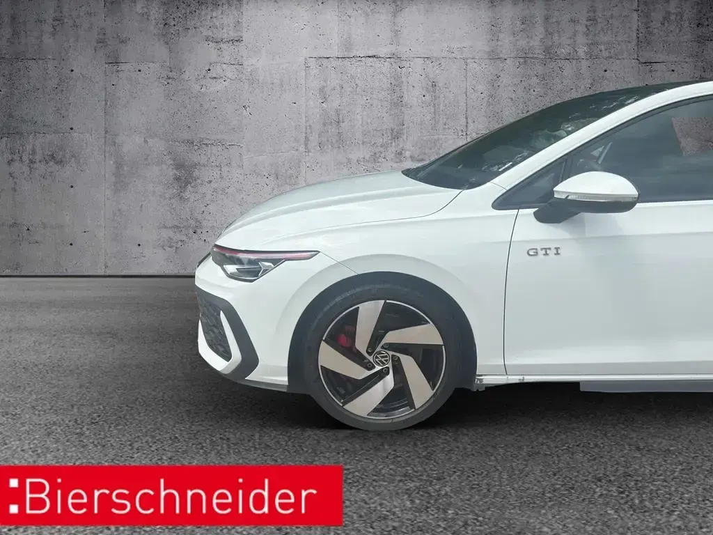 Gebraucht VW Golf VIII Pro 265 PS (194 kW) 2024 Weiß Limousine