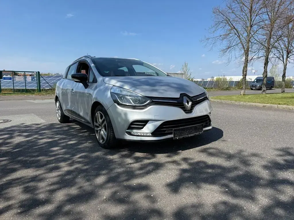 Gebraucht Renault Clio LIMITED 90 PS (66 kW) 2018 Silber Limousine