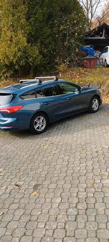 Gebraucht Ford Focus Cool & Connect 101 PS (74 kW) 2020 Blau Kombi