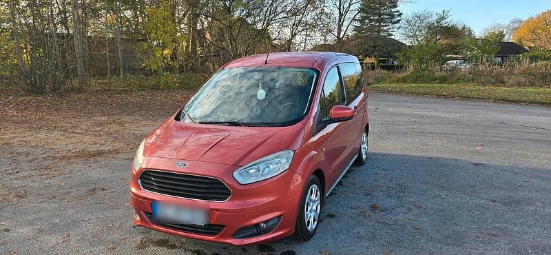 Rot Gebraucht 2016 Ford Tourneo Courier Van / Kleinbus | 7.500 € (Superpreis) - Bild 1/4
