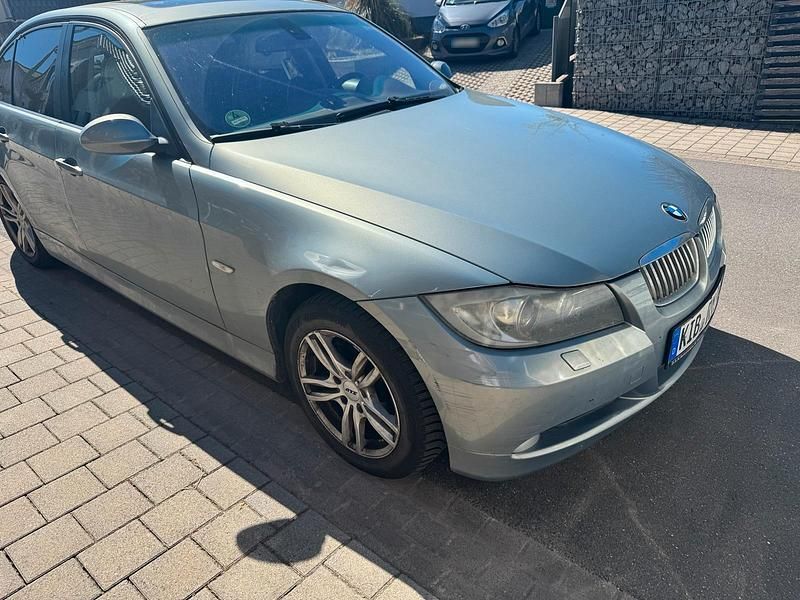 Gebraucht BMW 320 163 PS (119 kW) 2007 Andere farben Limousine