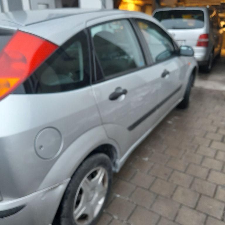 Gebraucht Ford Focus 101 PS (74 kW) 2003 Silber Limousine