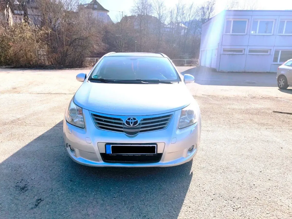 Gebraucht Toyota Avensis TEC-Edition 150 PS (110 kW) 2009 Silber Kombi