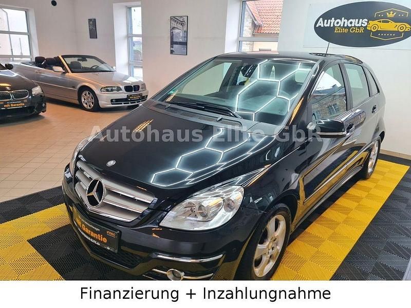 Gebraucht Mercedes B180 116 PS (85 kW) 2011 Schwarz Van / Kleinbus