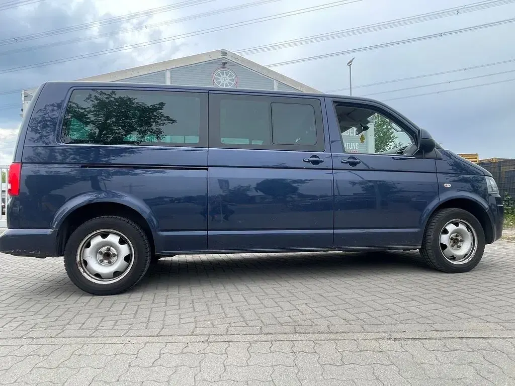 Używany VW Caravelle 179 KM (131 kW) 2012 Niebieski Van