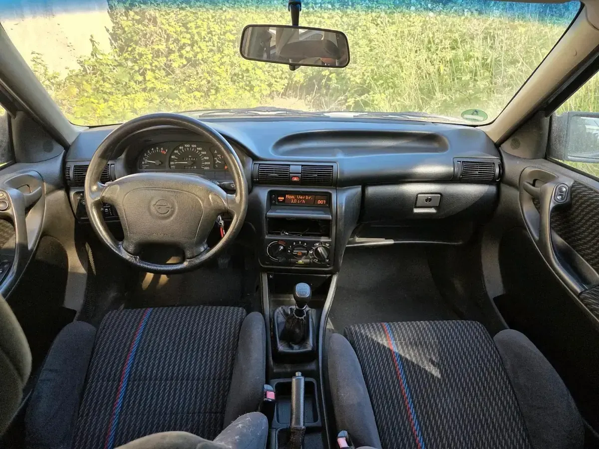 Gebraucht Opel Astra 125 PS (91 kW) 1991 Blau Limousine