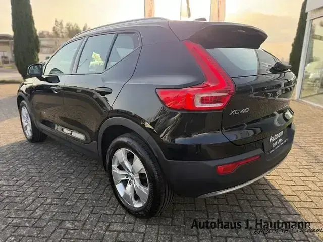 Gebraucht Volvo XC40 Momentum 150 PS (110 kW) 2020 Schwarz SUV