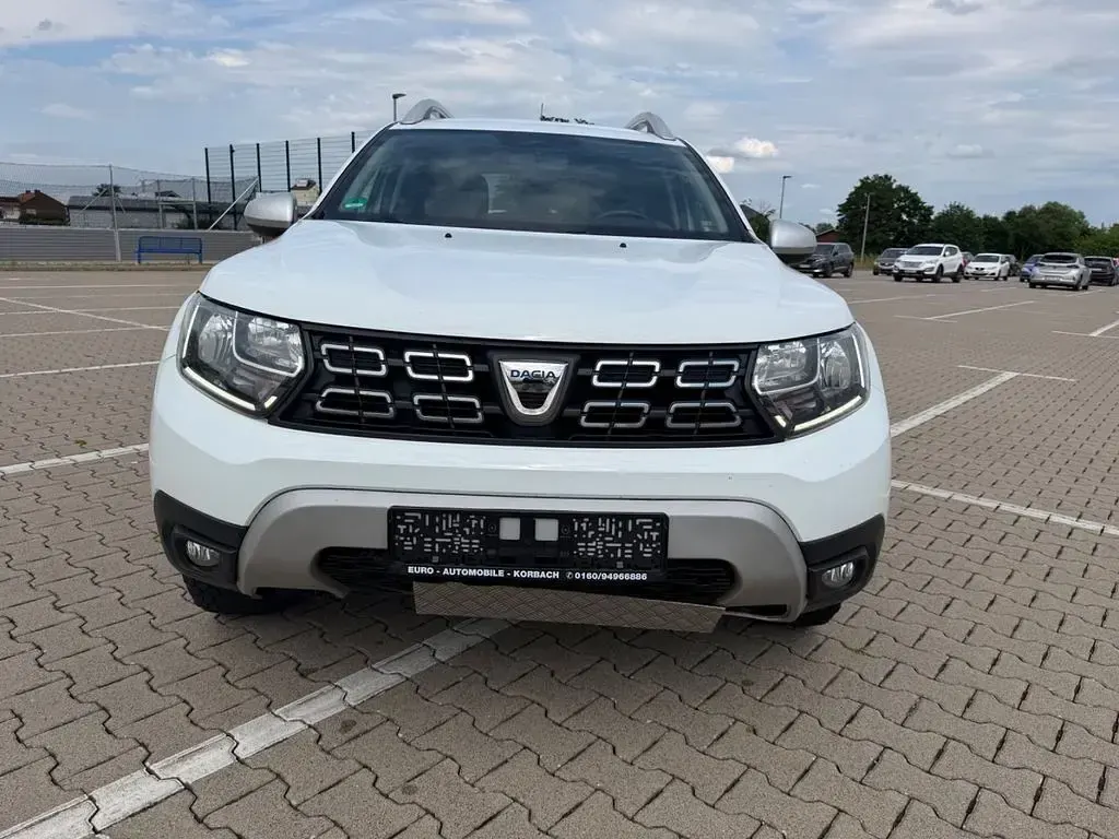 Gebraucht Dacia Duster Comfort 114 PS (83 kW) 2019 Weiß SUV