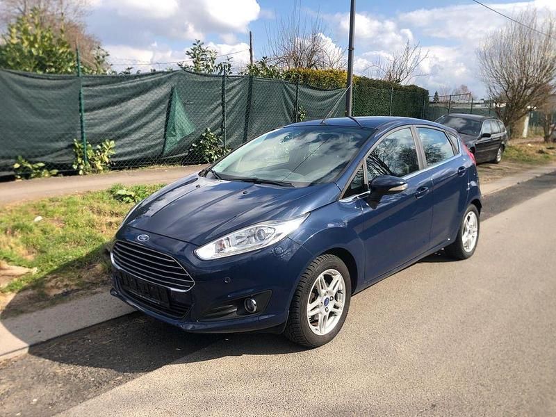 Blau Gebraucht 2014 Ford Fiesta Titanium Limousine | 4.200 € - Bild 1/4