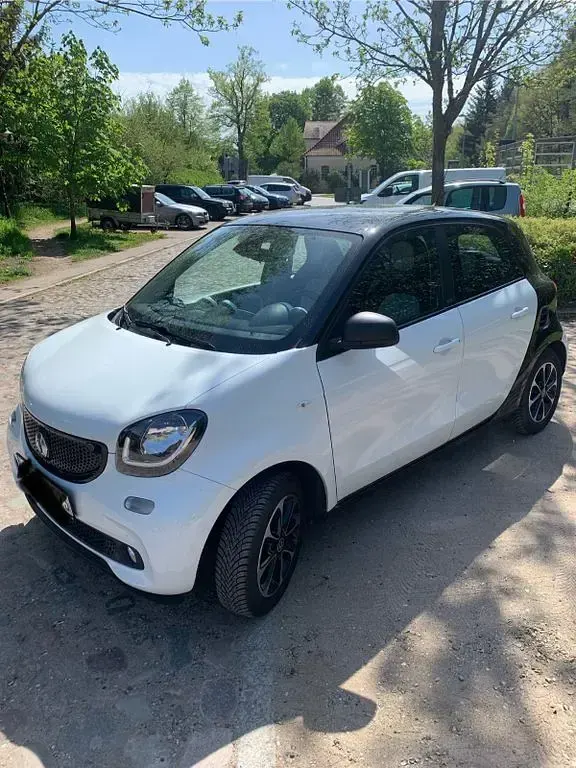Second-hand Smart ForFour 71 CP (52 kW) 2017 Alb Hatchback