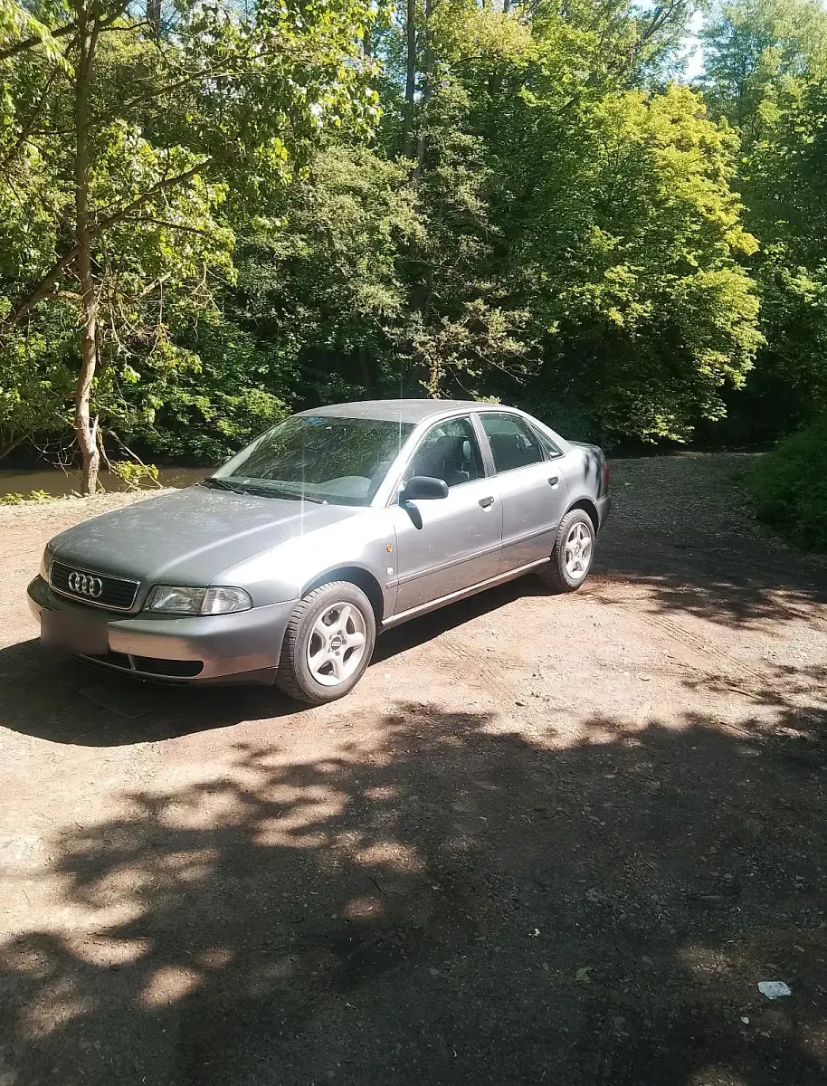 Occasion Audi A4 125 ch (91 kW) 1996 Gris Berline
