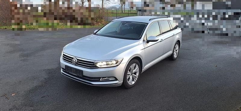 Silber Gebraucht 2016 VW Passat Alltrack Kombi | 11.999 € - Bild 1/4