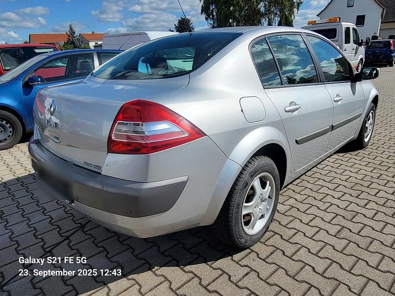 Gebraucht Renault Mégane II 101 PS (74 kW) 2007 Grün Limousine