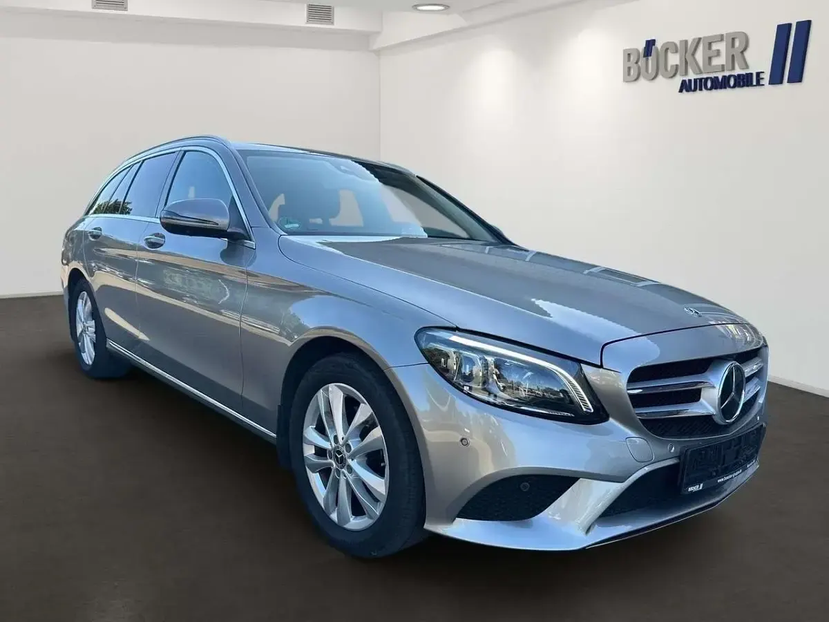 Gebraucht Mercedes C200 Avantgarde 184 PS (135 kW) 2019 Mojavesilber metallic Kombi