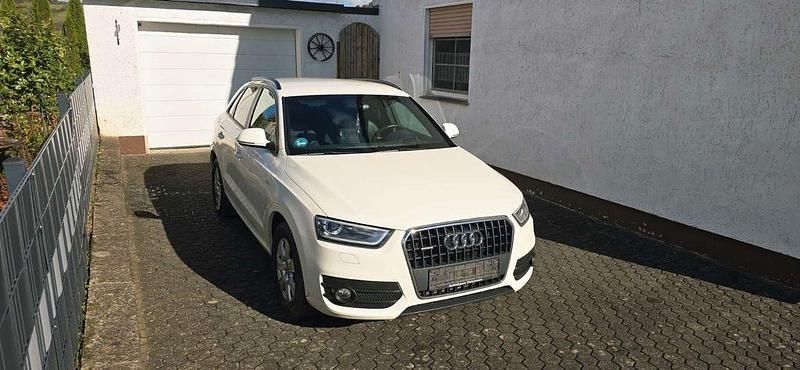 Weiß Gebraucht 2013 Audi Q3 Sport SUV | 12.750 € (Teuer) - Bild 1/4