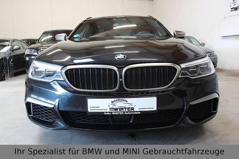 Gebraucht BMW 550 400 PS (294 kW) 2019 Saphirschwarz Kombi