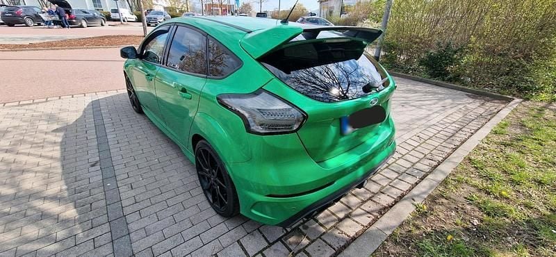 Usata Ford Focus RS 350 CV (257 kW) 2017 Verde Berlina