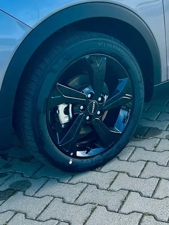 Neu KGM Tivoli 163 PS (119 kW) 2026 Silber SUV