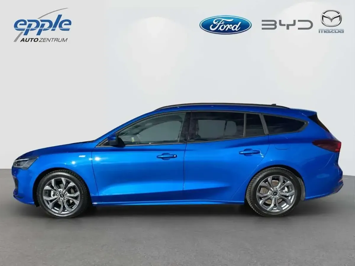 Gebraucht Ford Focus ST-Line 155 PS (114 kW) 2023 Desert island blue Kombi