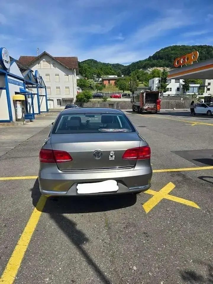 Gebraucht VW Passat Comfortline 122 PS (89 kW) 2013 Limousine