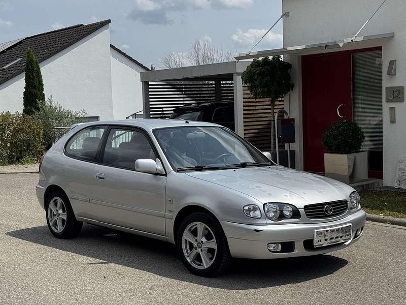 Silber Gebraucht 2000 Toyota Corolla Sol Limousine | 1.900 € (Fairer Preis) - Bild 1/4