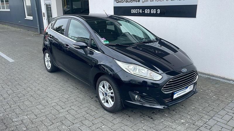 Gebraucht Ford Fiesta Titanium 125 PS (91 kW) 2016 Schwarz Kleinwagen