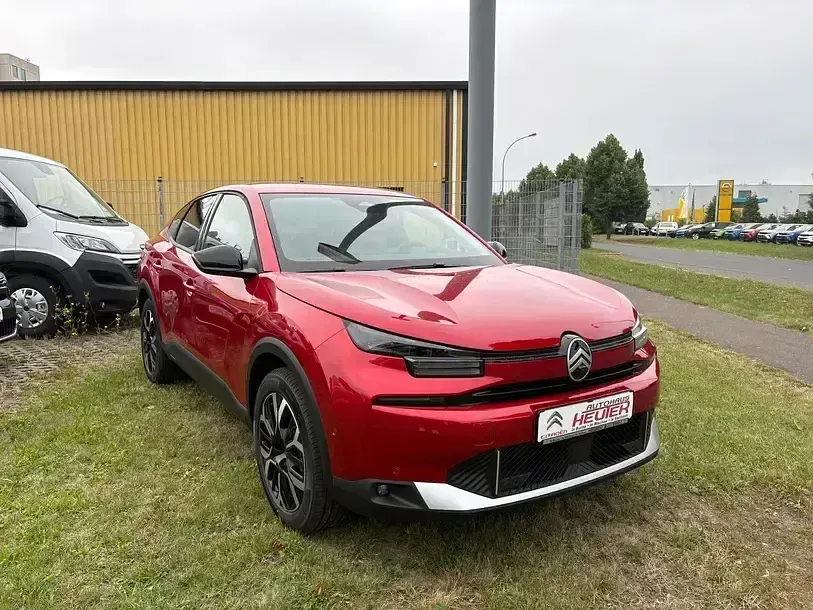 Neu Citroën C4 X 136 PS (100 kW) 2025 Rot SUV